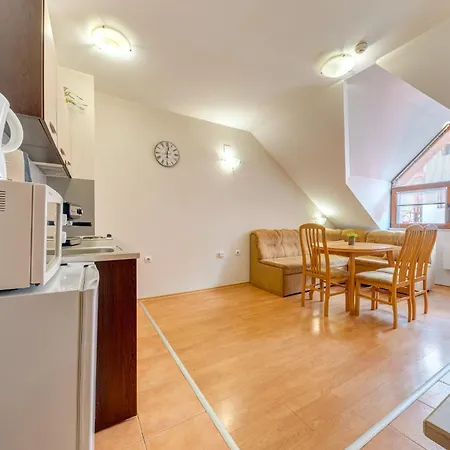 Two-bedroom Warm Mountain Hideout Pamporovo